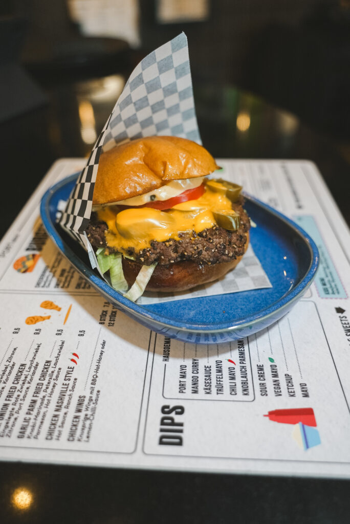 Port Island Hamburg veranstaltet Live-Grill-Event als Teil der Burger Events Hamburg.