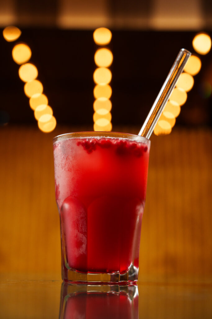 Lokale Zutaten aus Hamburg: Frisches Gemüse und Brot für nachhaltige Gastronomie bei Port Island Hamburg.