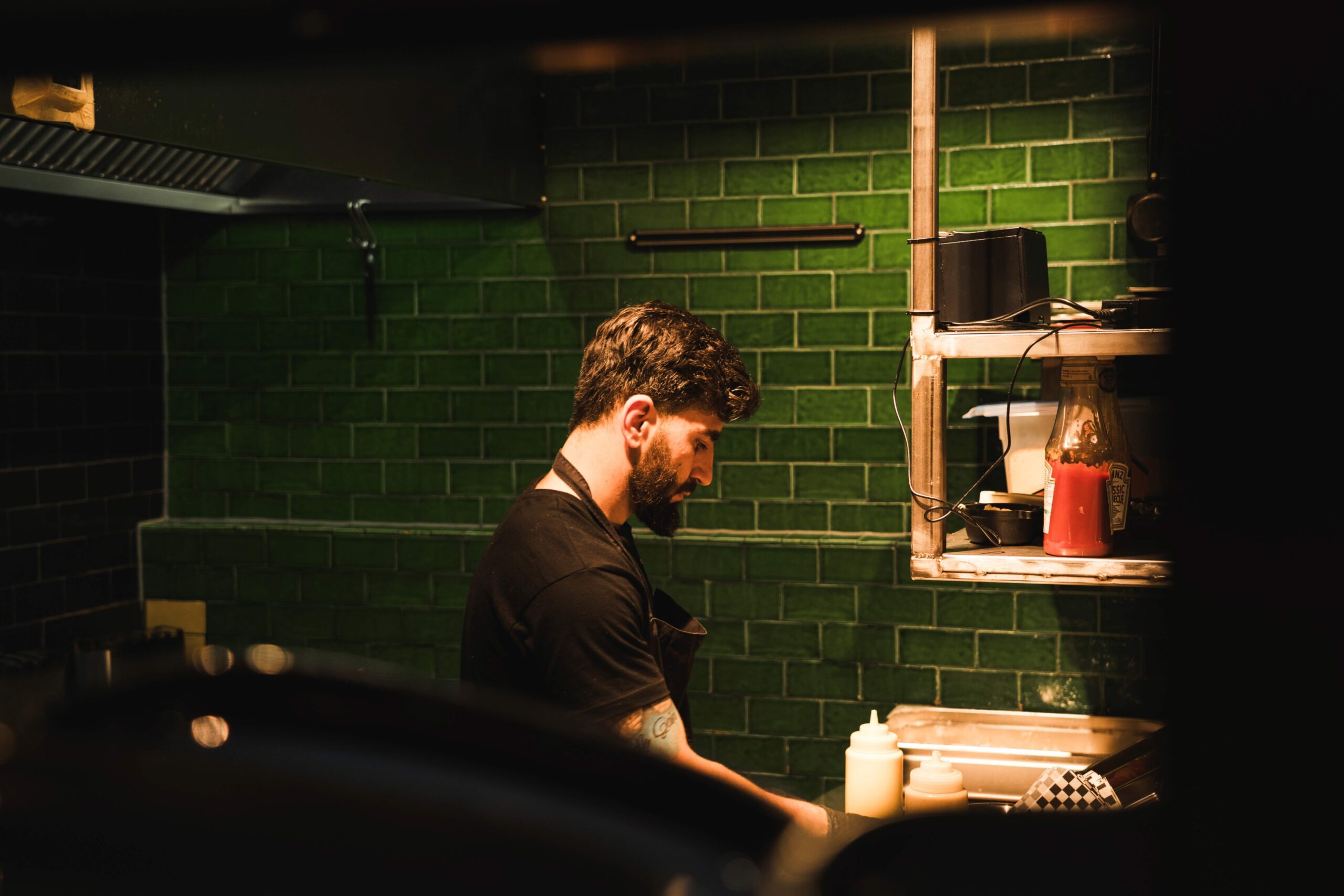 Smart Kitchen Hamburg – moderne Gastronomie mit digitaler Küchentechnologie bei Port Island Hamburg.